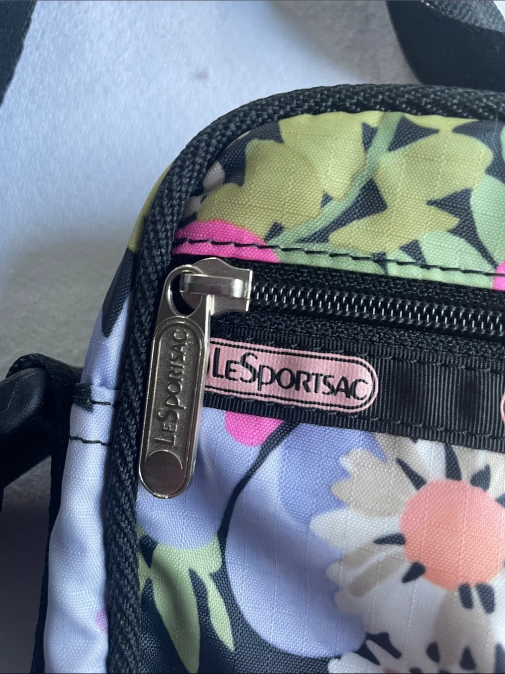 LESPORTSAC Bag Purse Madison Slim Crossbody Hello Blooms Floral Pouch Fanny Pack